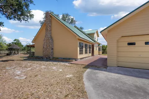 Exterior - 15270 Beach Rd, Perry, FL 32348 photo 16 of 18
