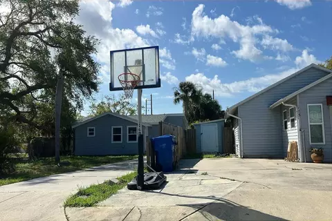 205 NW 2nd Ave, Largo, FL 33770 photo 3