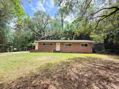 2202 Mission Rd, Tallahassee, FL 32304