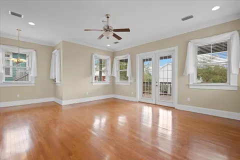 Living - 1259 NE Rivers Bend Way, Steinhatchee, FL 32359 photo 2 of 5