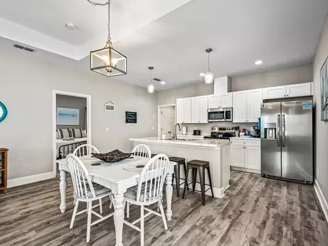 Dining - 215 Ante Beppum Loop, Carrabelle, FL 32322 photo 3 of 5