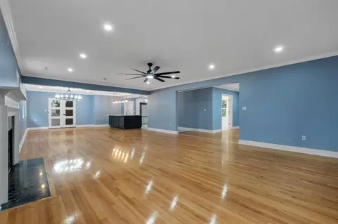 Living - 1441 E Jefferson St, Quincy, FL 32351 photo 2 of 5