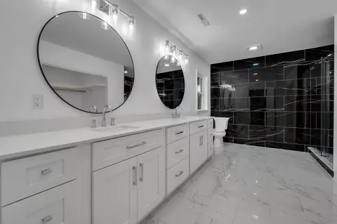 Bath - 1441 E Jefferson St, Quincy, FL 32351 photo 1 of 4