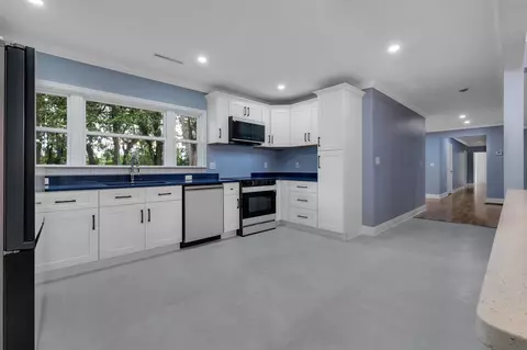Entry Way - 1441 E Jefferson St, Quincy, FL 32351 photo 1 of 5