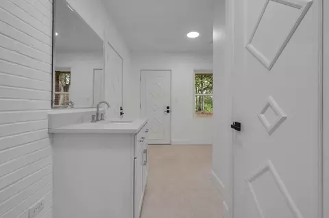 Entry Way - 1441 E Jefferson St, Quincy, FL 32351 photo 3 of 5