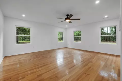 Living - 1441 E Jefferson St, Quincy, FL 32351 photo 4 of 5