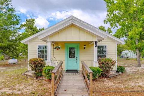 196 Leslie Ln, Perry, FL 32348