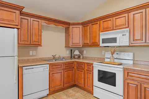 Kitchen - 196 Leslie Ln, Perry, FL 32348 photo 1 of 1