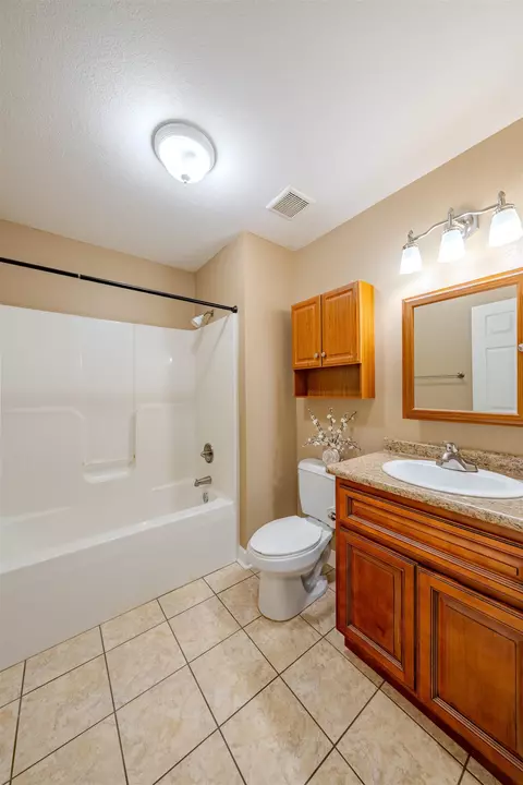Bath - 196 Leslie Ln, Perry, FL 32348 photo 2 of 9