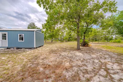 Exterior - 196 Leslie Ln, Perry, FL 32348 photo 5 of 9