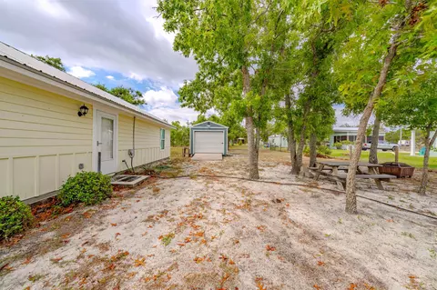 Exterior - 196 Leslie Ln, Perry, FL 32348 photo 4 of 9