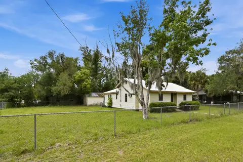 Exterior - 603 W Julia St, Perry, FL 32347 photo 2 of 4