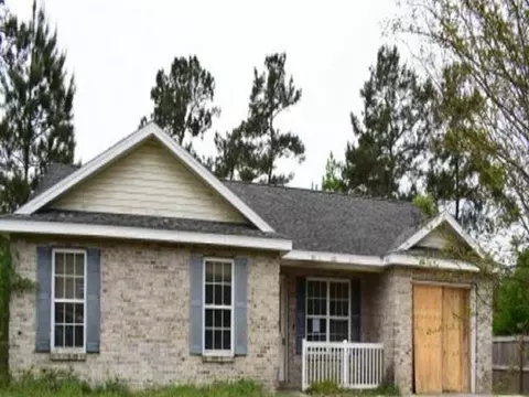 633 Rustling Pines Blvd, Midway, FL 32343