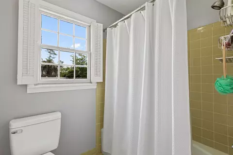 Bath - 404 Glenridge Rd, Perry, FL 32348 photo 6 of 6