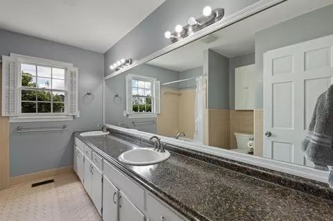 Bath - 404 Glenridge Rd, Perry, FL 32348 photo 4 of 6