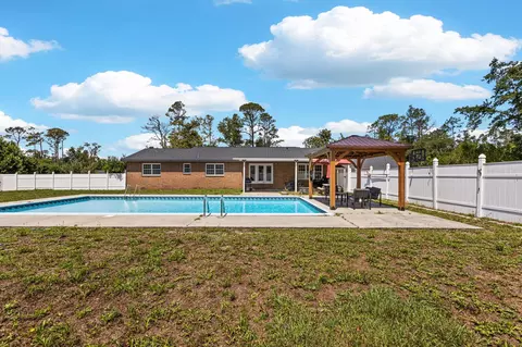 Exterior - 404 Glenridge Rd, Perry, FL 32348 photo 23 of 27