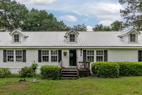 8473 Manor Dr, Tallahassee, FL 32303