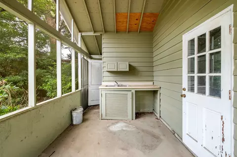 Exterior - 809 E 6th Ave, Tallahassee, FL 32303 photo 8 of 9
