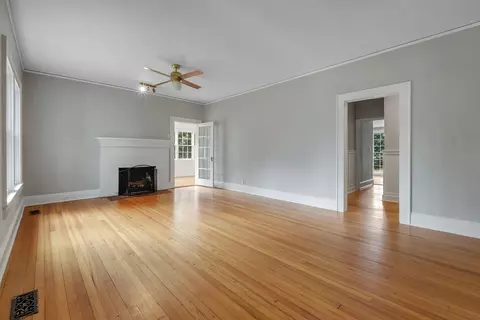 Living - 809 E 6th Ave, Tallahassee, FL 32303 photo 3 of 10