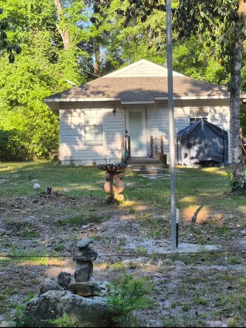 26 Deloriss Dr, Crawfordville, FL 32327