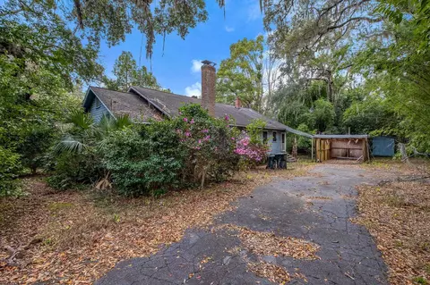 1520 Live Oak Dr, Tallahassee, FL 32301