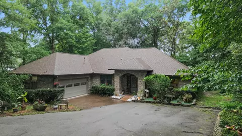 1136 Coe Landing Rd, Tallahassee, FL 32310
