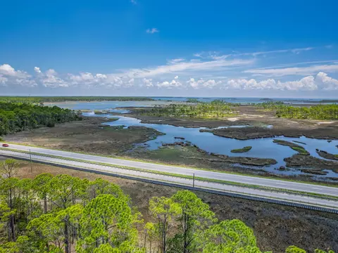 Nnnn Cessna Lane, Panacea, FL 32346