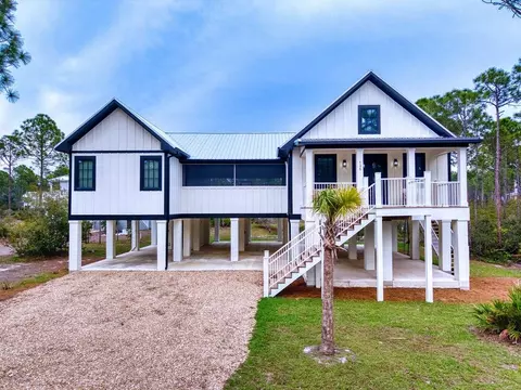 125 Lightning Bug Ln, Saint Teresa, FL 32358