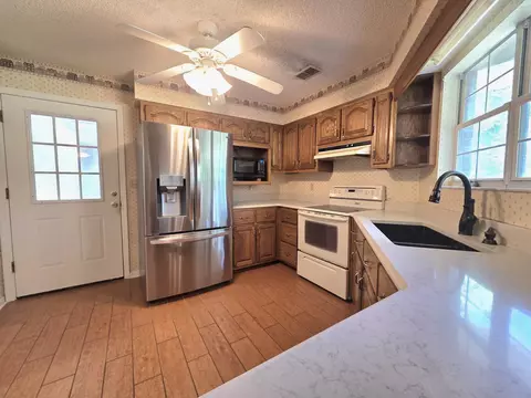 Kitchen - 210 Worley Way, Perry, FL 32347 photo 3 of 4