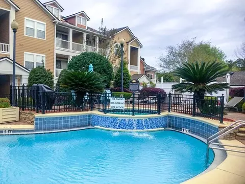 2801 Chancellorsville Dr #231, Tallahassee, FL 32312