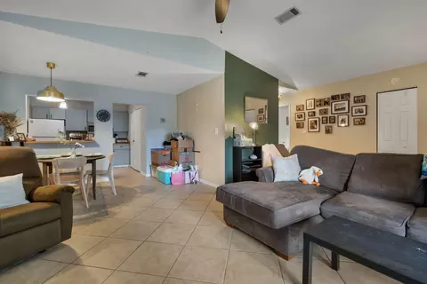 1571 Stone Rd #1D, Tallahassee, FL 32303