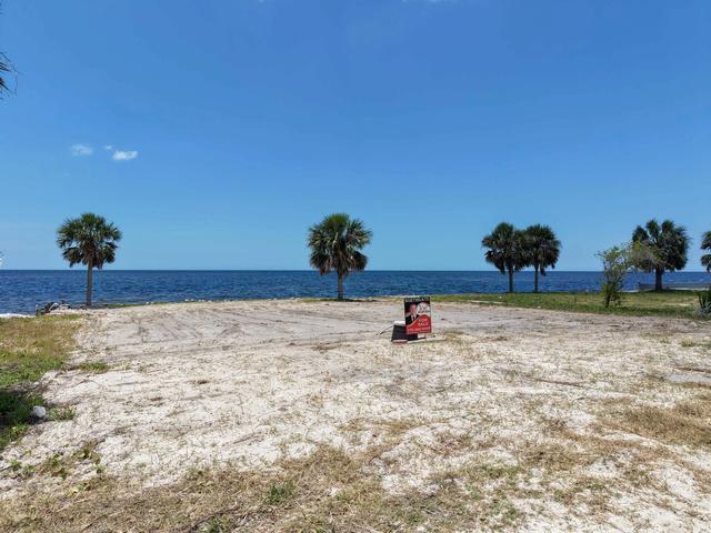 22205 S Gulfview Dr, Perry, FL 32348