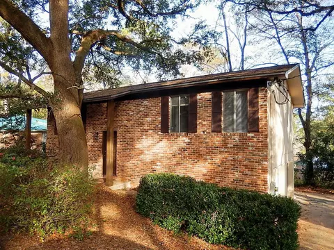 1802 Salmon Dr, Tallahassee, FL 32303