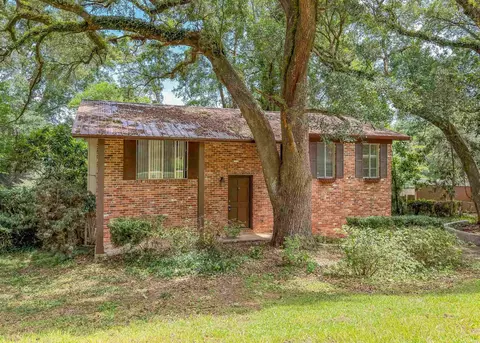 1802 Salmon Dr, Tallahassee, FL 32303