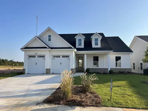 589 Knotted Pine Dr, Tallahassee, FL 32312