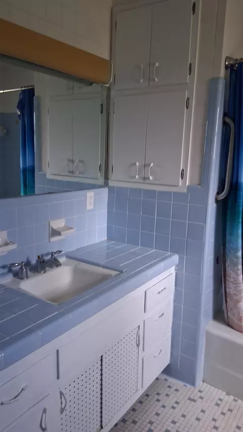 Bath - 507 Plantation Rd, Perry, FL 32348 photo 2 of 5