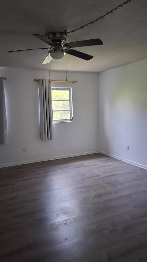Bedroom - 507 Plantation Rd, Perry, FL 32348 photo 1 of 4