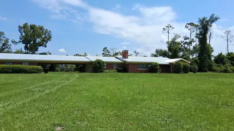 Exterior - 507 Plantation Rd, Perry, FL 32348 photo 2 of 3