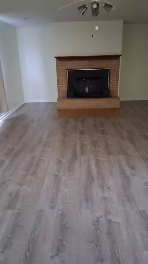 Living - 507 Plantation Rd, Perry, FL 32348 photo 1 of 2