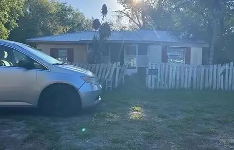 14907 N 24th St, Lutz, FL 33549