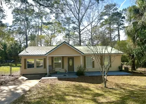 86 Oak St, Crawfordville, FL 32327