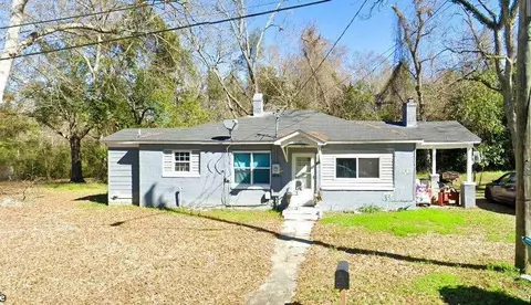 194 Mitchell St, Pelham, GA 31779