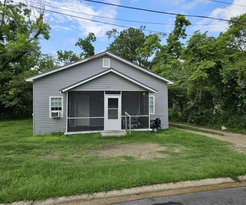 216222 Bowen St, Pelham, GA 31779