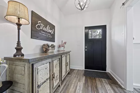 Entry Way - 2878 W Us 98, Perry, FL 32347 photo 4 of 4