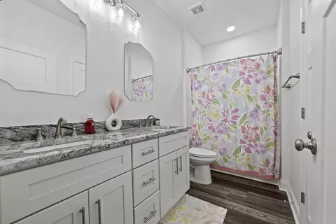 Bath - 2878 W Us 98, Perry, FL 32347 photo 5 of 6