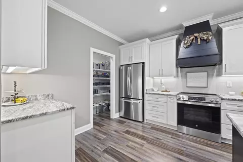 Kitchen - 2878 W Us 98, Perry, FL 32347 photo 4 of 5