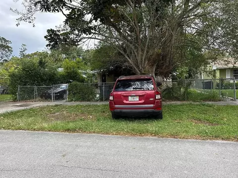 1137 NW 121st St, North Miami, FL 33168