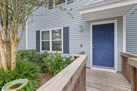 695 E Timberwood Cir, Tallahassee, FL 32304