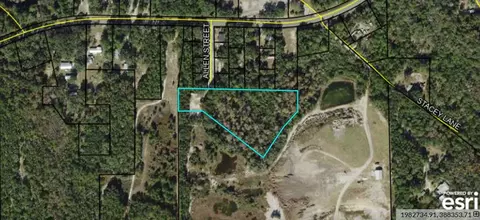 28 Allen St, Sopchoppy, FL 32358