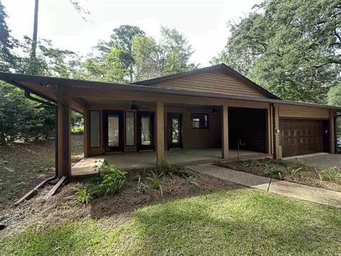 405 Nottingham Ct, Tallahassee, FL 32312